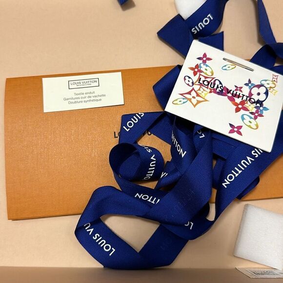 Louis Vuitton Bum bag - Picture 12 of 14